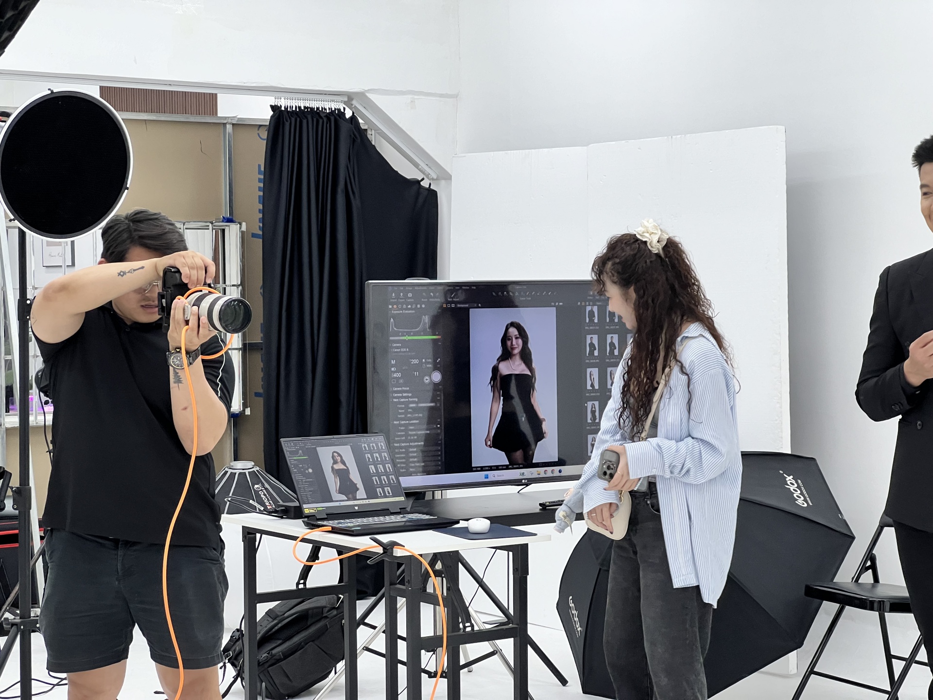 Chụp Ảnh Cho Shop Quần Áo Trong Studio